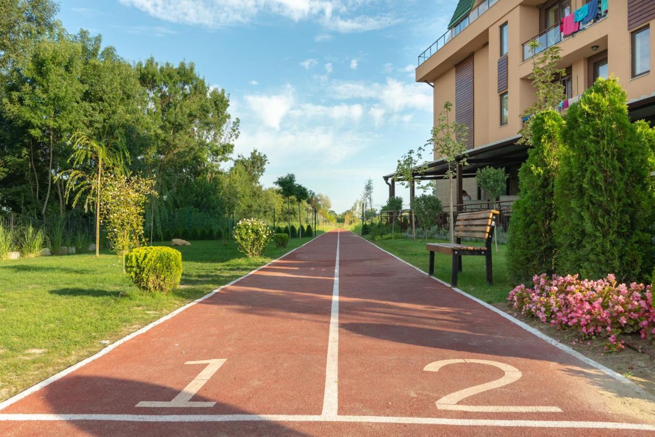Camp And Pool Hotel Kranevo Exterior photo