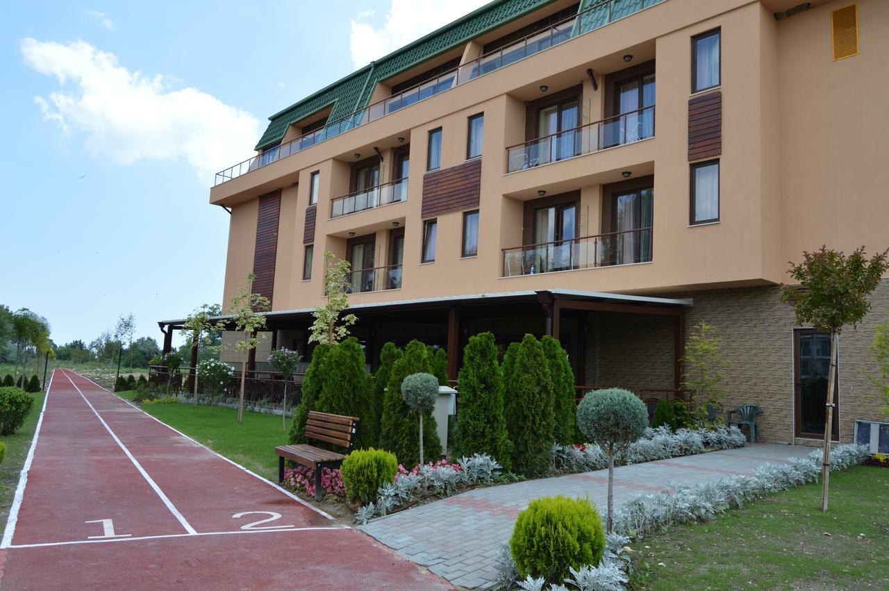 Camp And Pool Hotel Kranevo Exterior photo