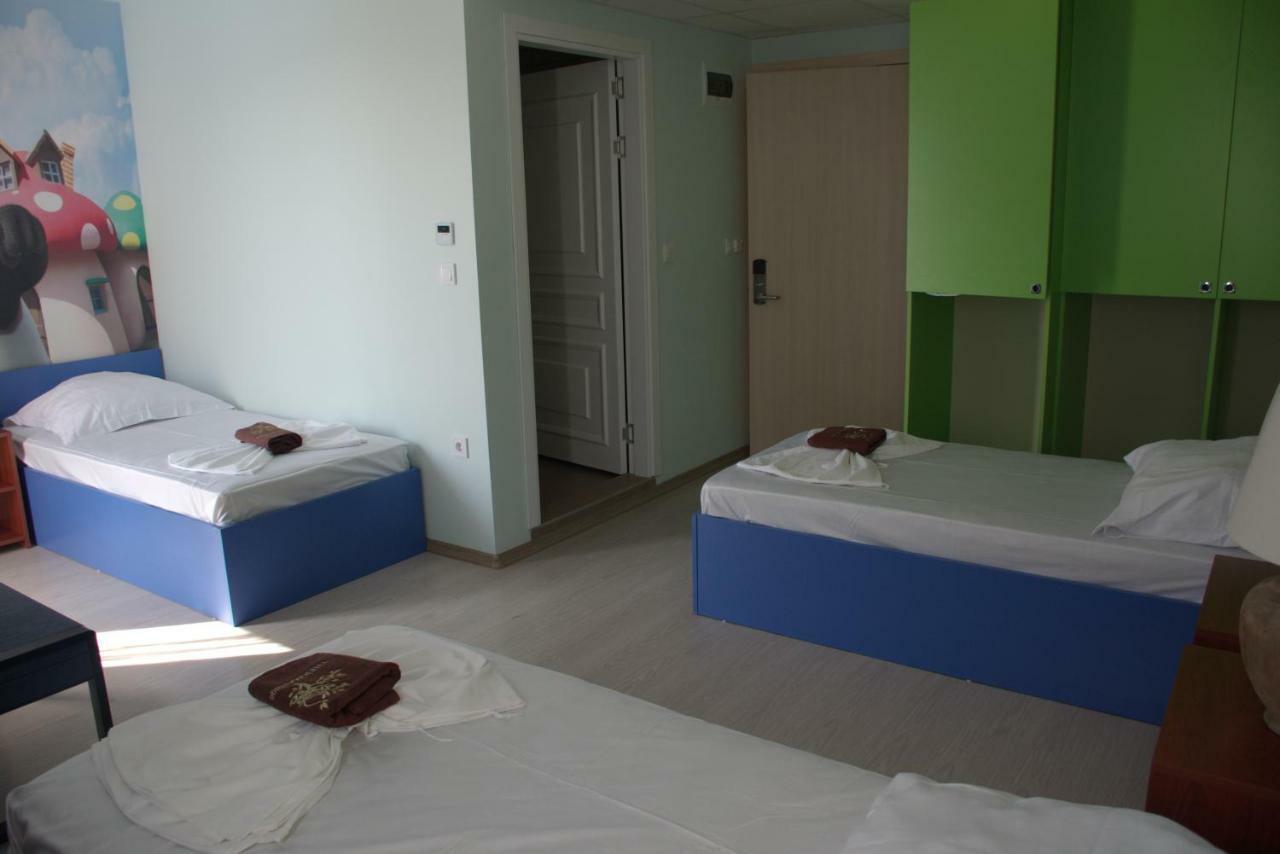 Camp And Pool Hotel Kranevo Exterior photo